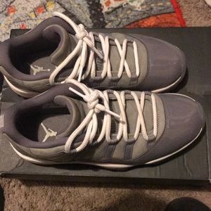 Cool grey 9 low top